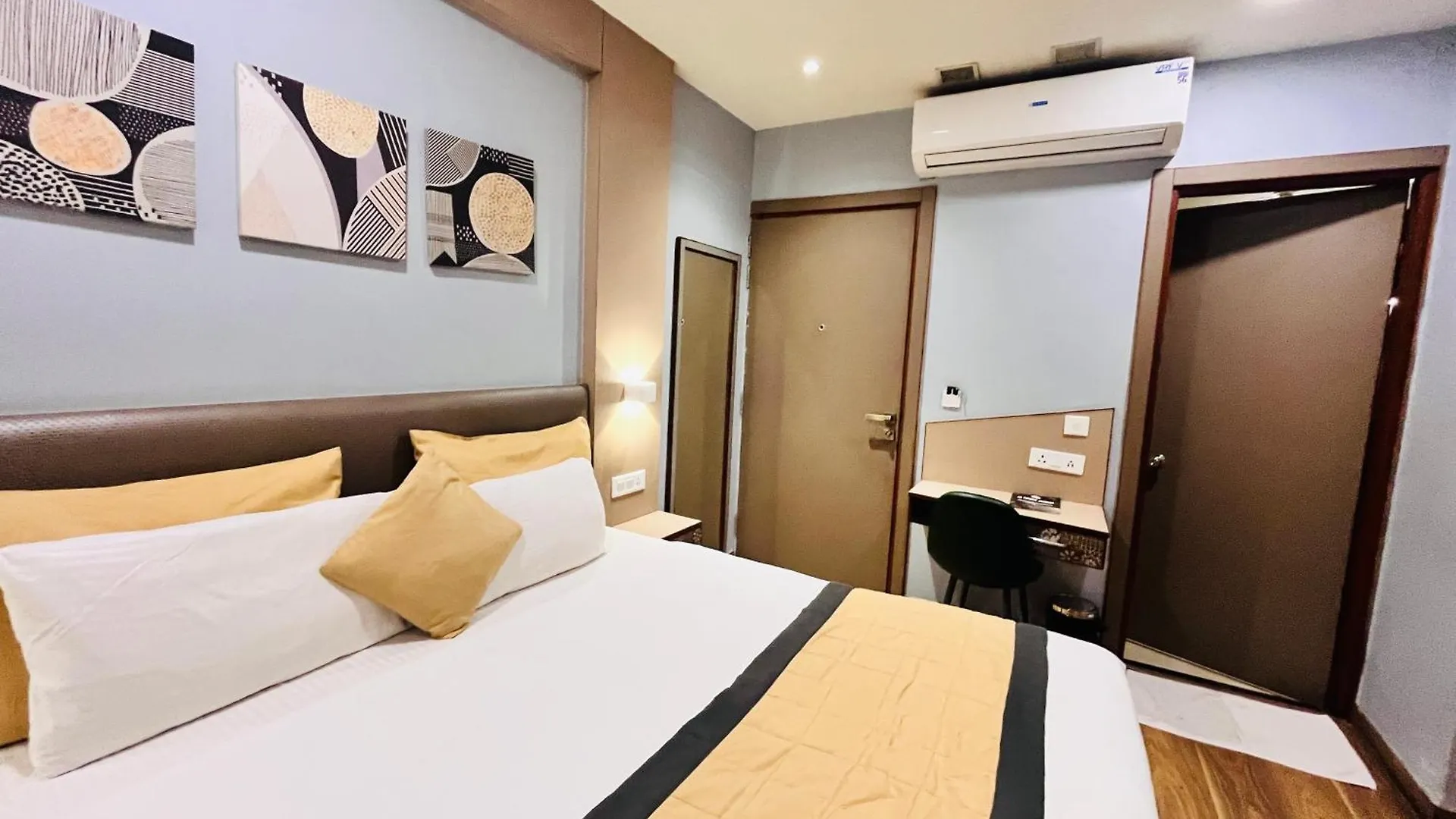 Western Blu Delhi  Hotel Delhi (National Capital Territory of India)