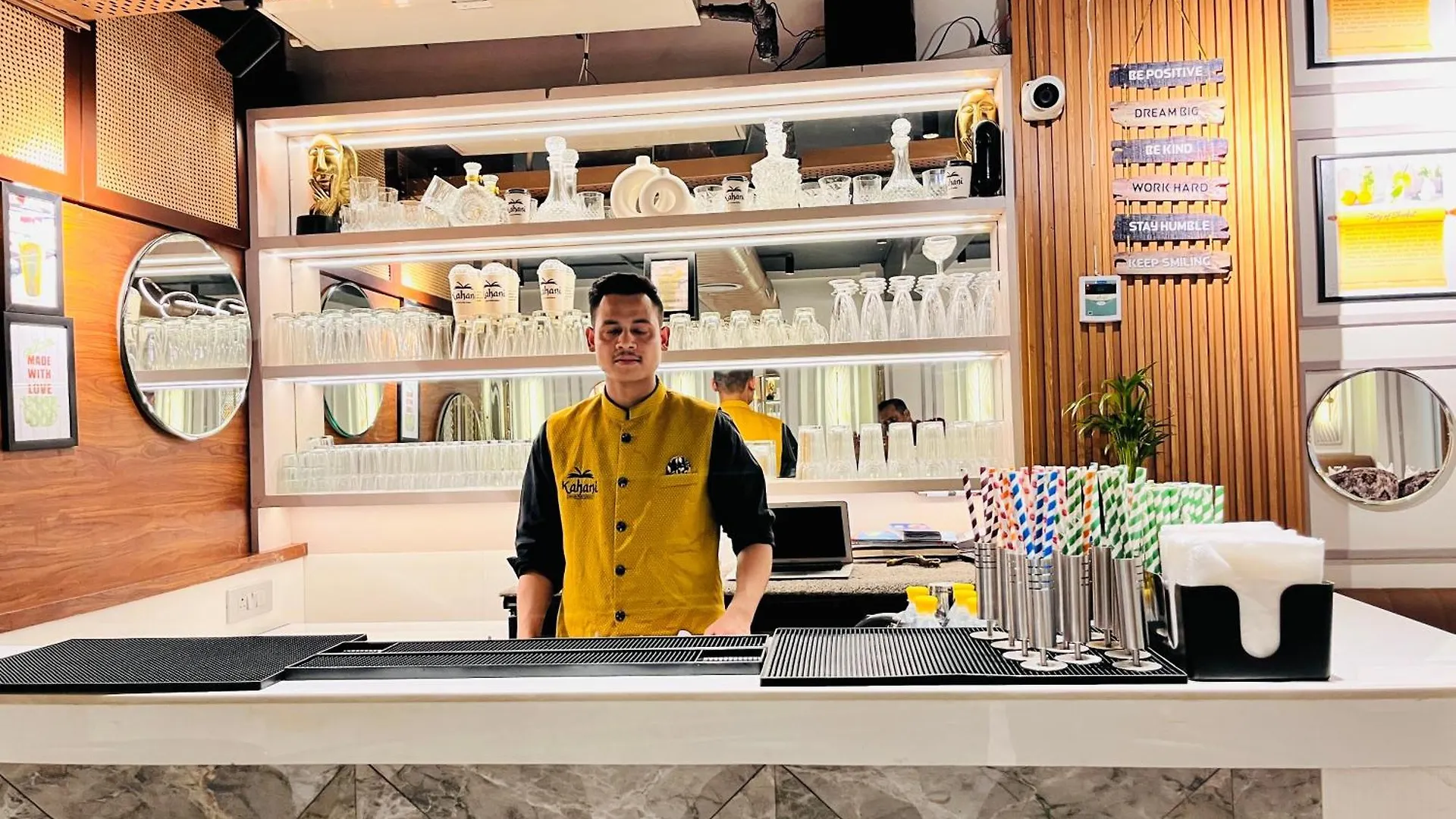 Hotel Western Blu Delhi
